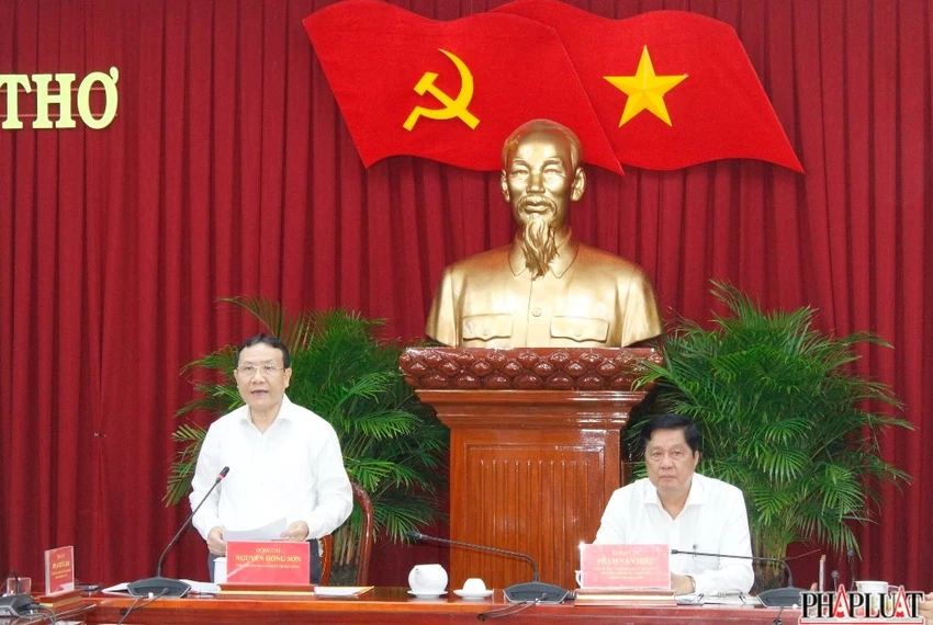 Ông Nguyễn Hồng Sơn – Phó Trưởng Ban Kinh tế Trung ương, Trưởng Đoàn giám sát phát biểu tại buổi triển khai quyết định giám sát. Ảnh: NHẪN NAM Ông Nguyễn Hồng Sơn – Phó Trưởng Ban Kinh tế Trung ương, Trưởng Đoàn giám sát phát biểu tại buổi triển khai quyết định giám sát. Ảnh: NHẪN NAM