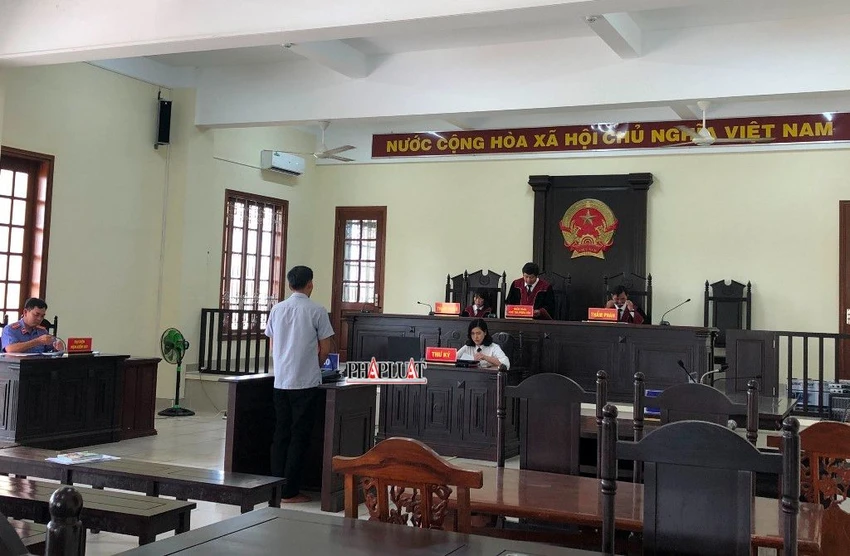 Bị cáo Thật nghe tòa phúc thẩm tuyên án ngày 13-9. Ảnh: NHẪN NAM Bị cáo Thật nghe tòa phúc thẩm tuyên án ngày 13-9. Ảnh: NHẪN NAM