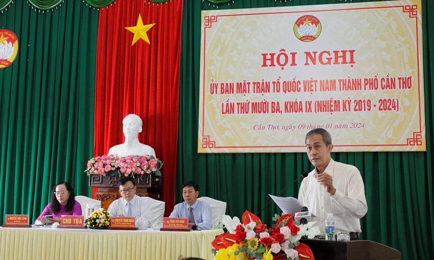 Ông Võ Văn Thiện – Trưởng ban công tác phía Nam phát biểu tại hội nghị tổng kết năm của Ủy ban MTTQ TP Cần Thơ.