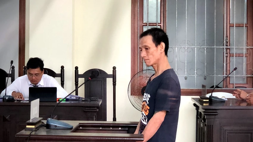 Bị cáo Út gây án mạng với anh cùng mẹ khác cha.