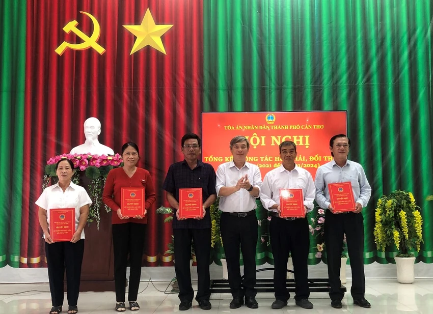 bo-nhiem-hoa-giai-vien-1.jpg