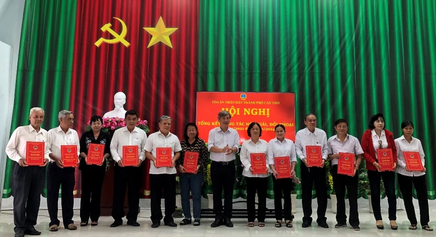 bo-nhiem-hoa-giai-vien-2.jpg