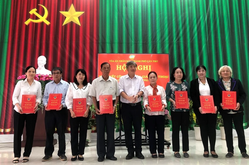 bo-nhiem-hoa-giai-vien-5.jpg