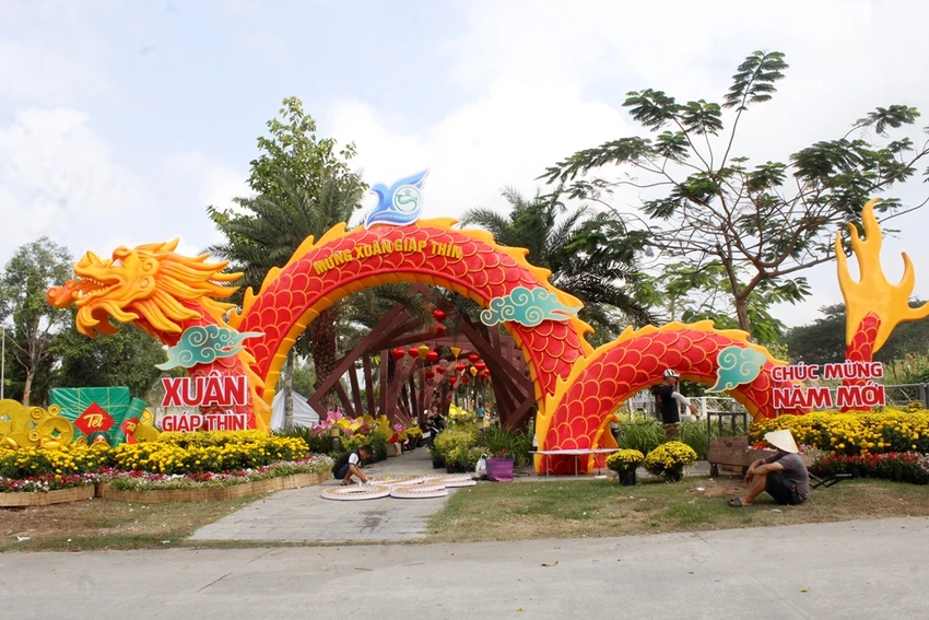 Rồng tại Vườn hoa nghệ thuật Cần Thơ Tết Giáp Thìn 2024.