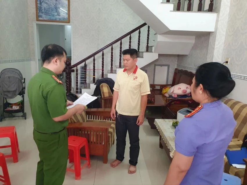Bắt giám đốc trung tâm đăng kiểm ở Cần Thơ
