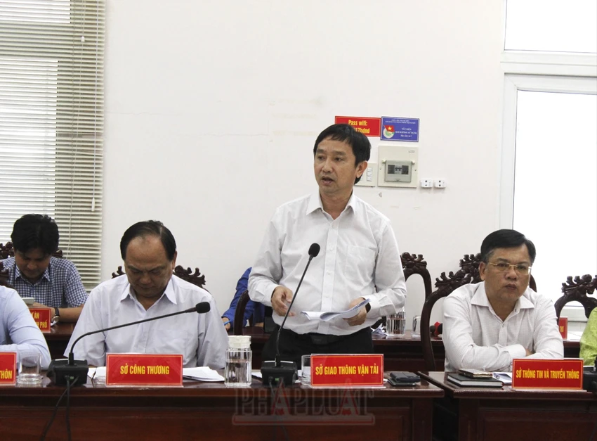 giam-doc-so-gtvt-tp-can-tho-noi-ve-dai-phan-cach-giao-thong.JPG