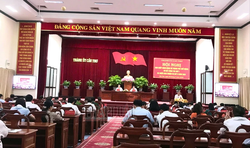 thanh-uy-can-tho.jpg