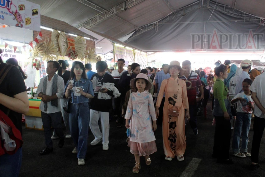 le-hoi-banh-dan-gian-nam-bo-12.jpg