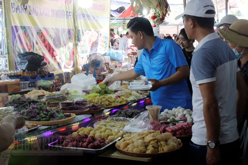 le-hoi-banh-dan-gian-nam-bo-13.jpg