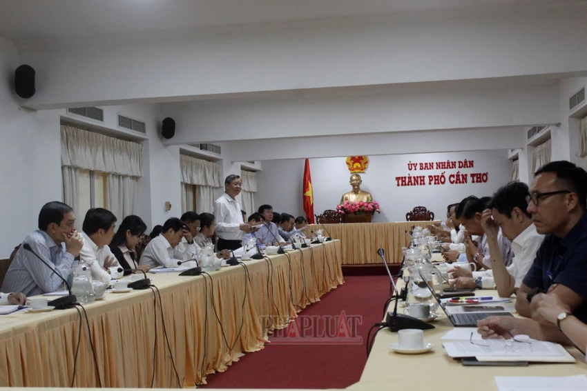 UBND TP Cần Thơ họp báo cáo tiến độ Đề án thành lập, tổ chức lại cơ quan chuyên môn, cơ quan hành chính cấp tỉnh.