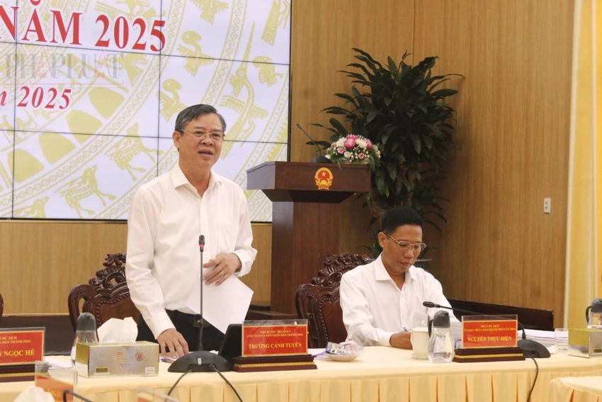 Chủ tịch UBND TP Cần Thơ Trương Cảnh Tuyên