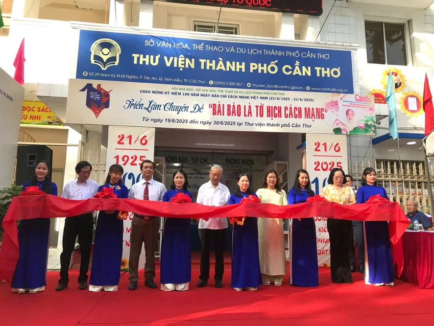 tp-can-tho-trien-lam-100-nam-bao-chi-4.jpg