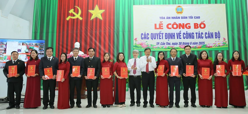 tan-tp-can-tho-cong-bo-chanh-an-pho-chanh-an (2).JPG