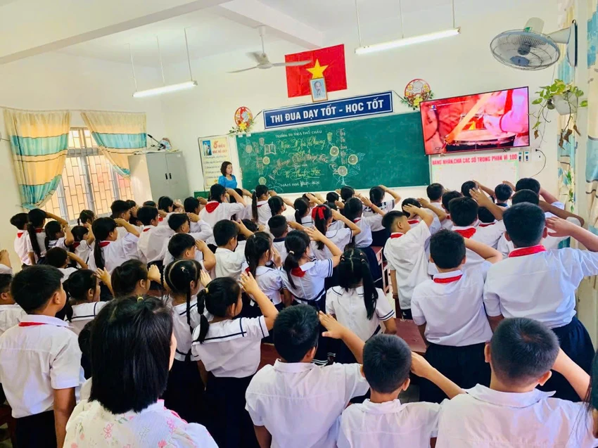an-giang-khai-giang-nam-hoc-moi-1.jpg