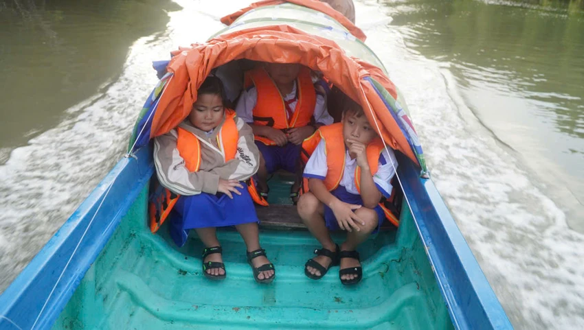 le-khai-giang-nam-hoc-moi-dat-mui-ca-mau-1.jpg