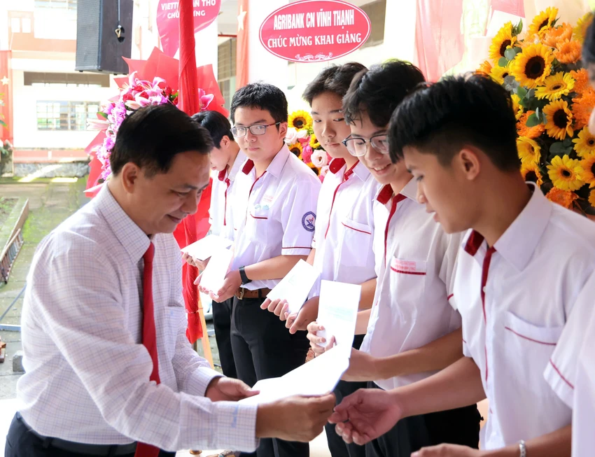 tp-can-tho-le-khai-giang-nam-hoc-moi.jpg
