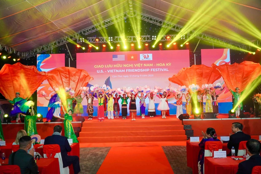 chương trình giao lưu hữu nghị Việt Nam - Hoa Kỳ