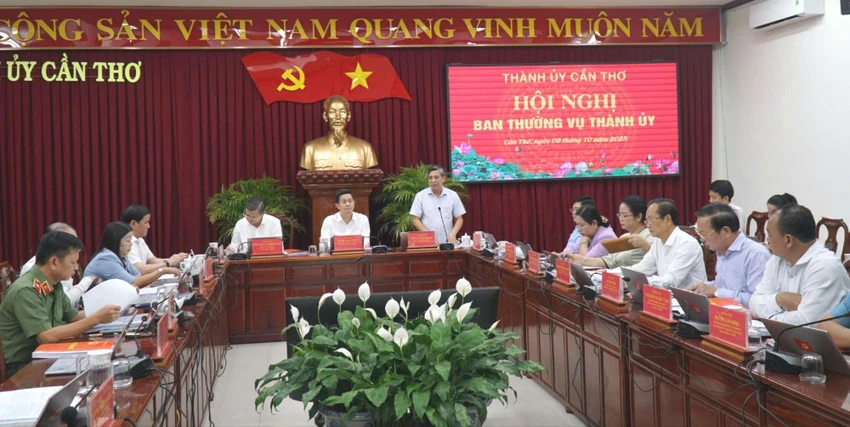 Cuộc họp Ban thường vụ Thành ủy TP Cần Thơ chiều ngày 9-10