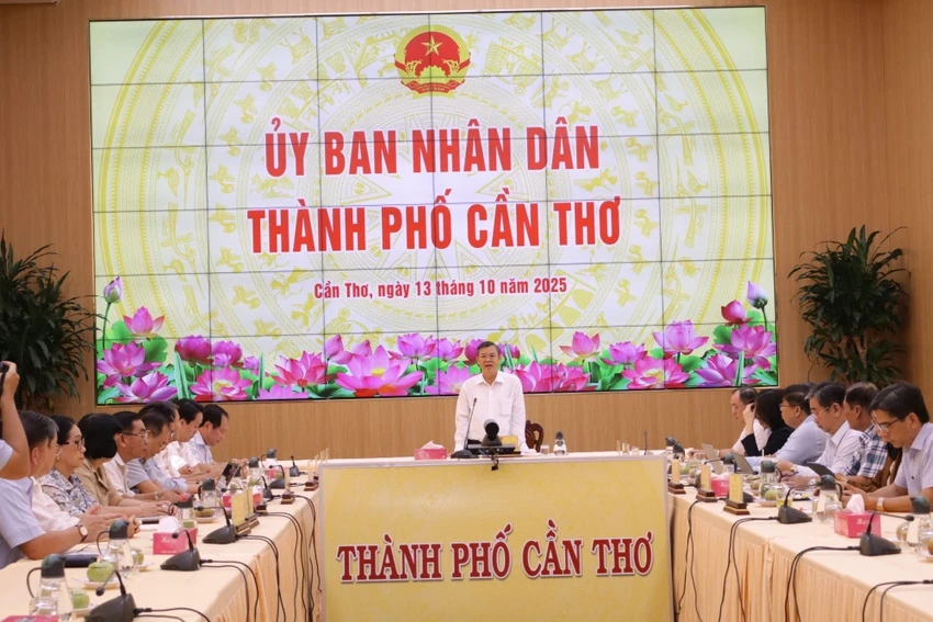 Chủ tịch TP Cần Thơ Trương Cảnh Tuyên họp với các Hiệp hội doanh nghiệp và Hội doanh nghiệp trẻ