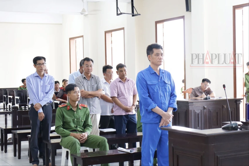 7-can-bo-long-my-can-tho-vi-pham-boi-thuong.jpg