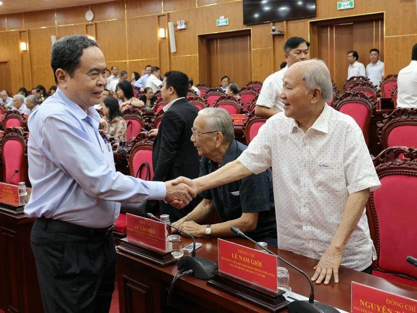 chu-tich-quoc-hoi-chuc-tet-1.JPG