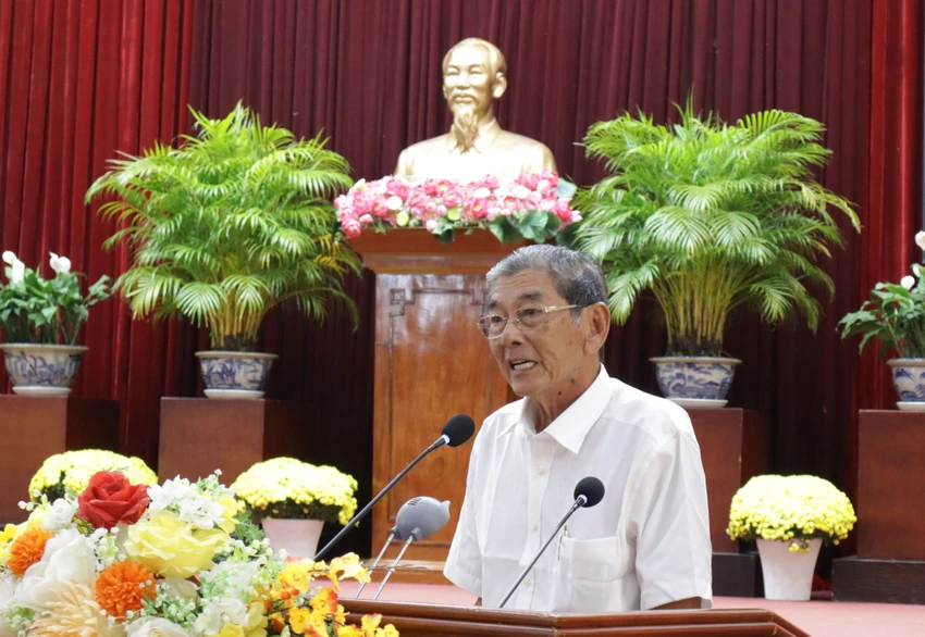 can-tho-hop-mat-tri-thuc.JPG