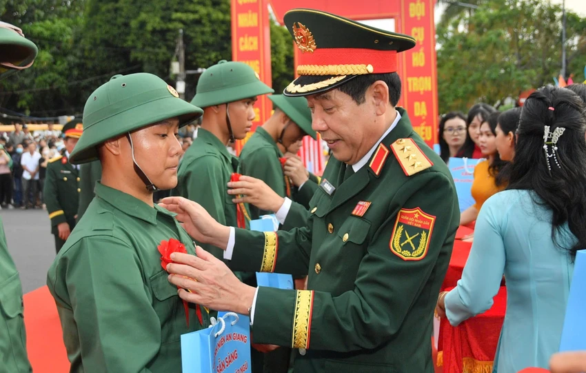 an-giang-giao-quan-2.jpg