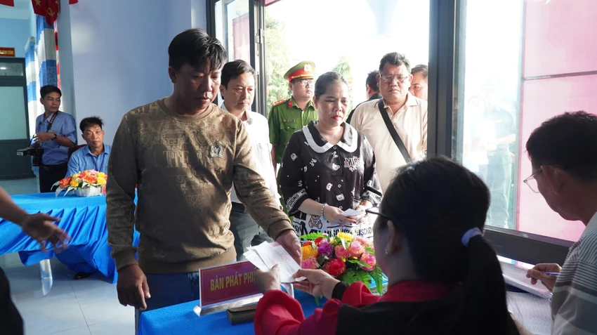bau-cu-hon-khoai-hon-chuoi-3.jpg