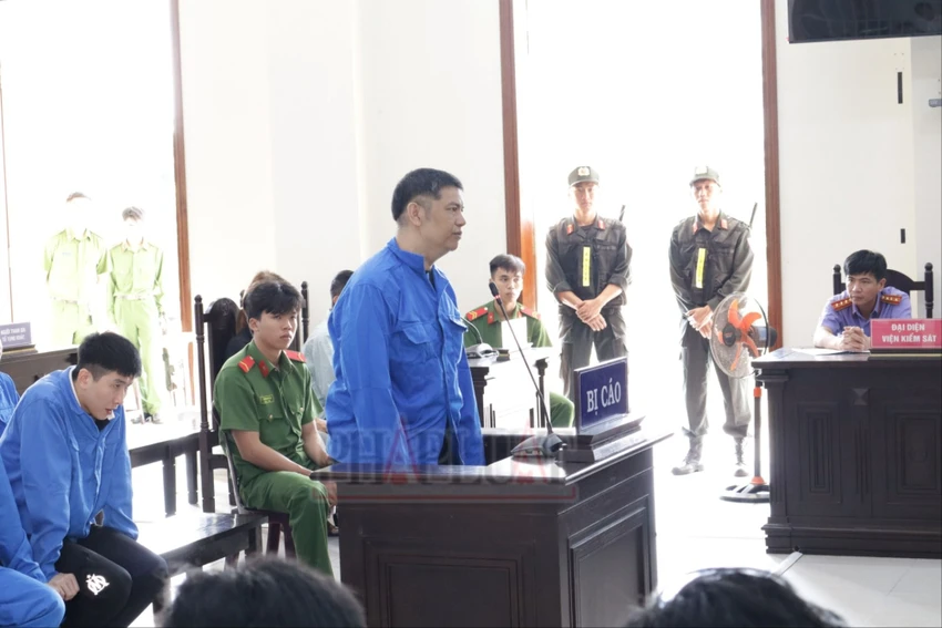 can-tho-doi-toi-danh-14-bi-cao.jpg