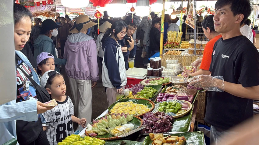 le-hoi-banh-dan-gian-nam-bo-can-tho-1.jpg