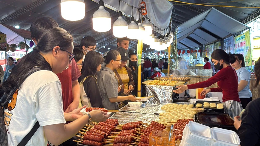 le-hoi-banh-dan-gian-nam-bo-can-tho-8.jpg