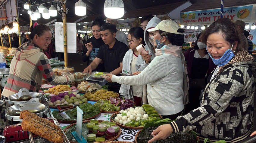 le-hoi-banh-dan-gian-nam-bo-can-tho-9.jpg