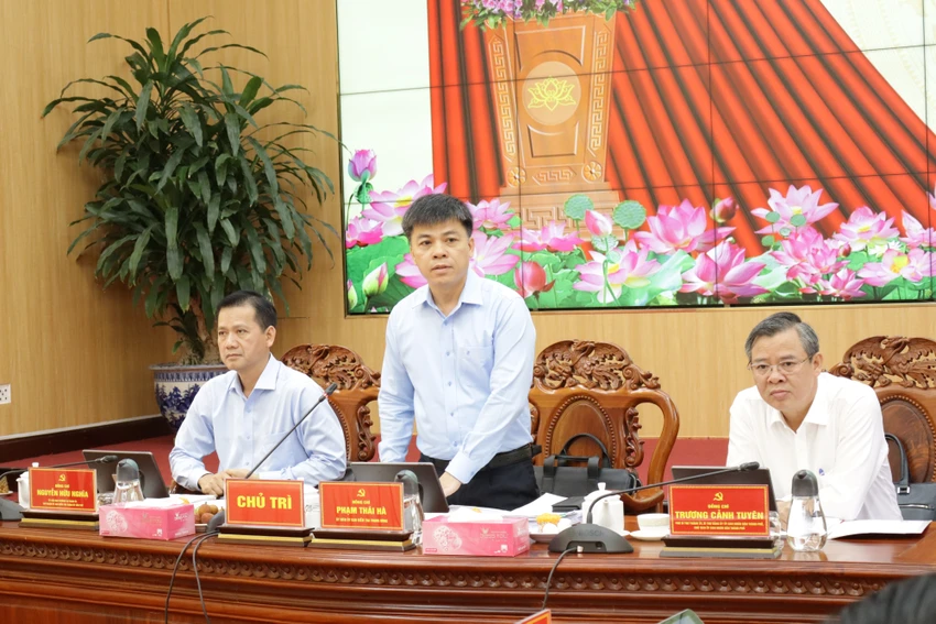 doan-kiem-tra-giam-sat-bo-chinh-tri-lam-viec-can-tho.jpg