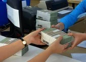 Ngân hàng tư nhân mạnh tay tăng lãi suất để thu hút tiền
