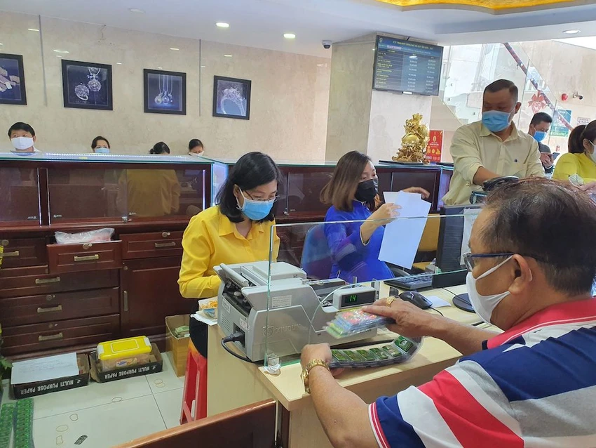 Giá vàng liên tiếp giảm trước ngày vía Thần Tài ảnh 4 khach-hang-mua-si