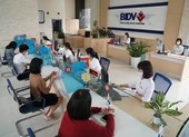 Tranh cãi về lãi suất tiền gửi tiết kiệm 0%