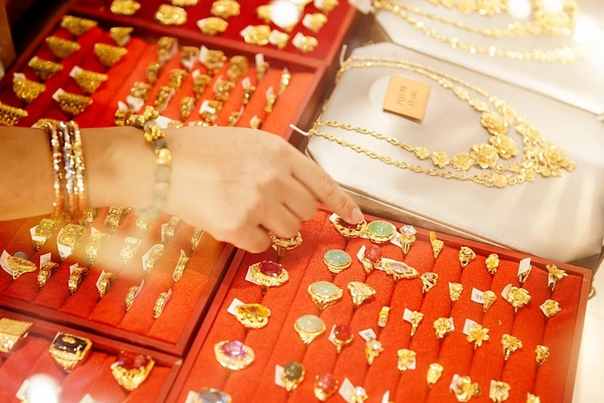 Cấm mua bán vàng bằng tiền mặt.jpeg