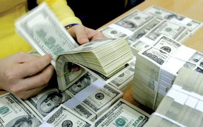 Tăng trưởng nóng của thị trường chứng khoán và BĐS là mầm mống gây nên những bất ổn tài chính vĩ mô. Tăng trưởng nóng của thị trường chứng khoán và BĐS là mầm mống gây nên những bất ổn tài chính vĩ mô.