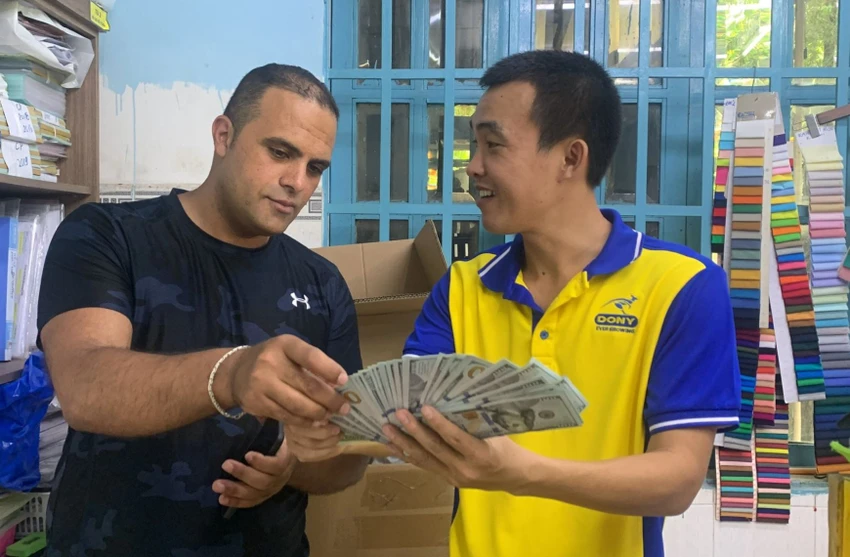 Doanh nghiệp đang chật vật xoay dòng tiền để vượt qua giai đoạn khó khăn Doanh nghiệp đang chật vật xoay dòng tiền để vượt qua giai đoạn khó khăn