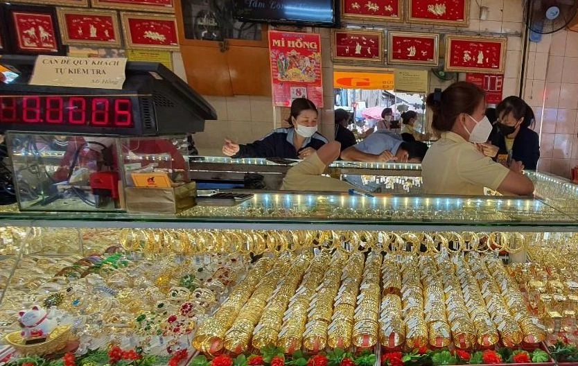 Vàng 9999 ngày 26-10 thiết lập kỷ lục mới về giá.
