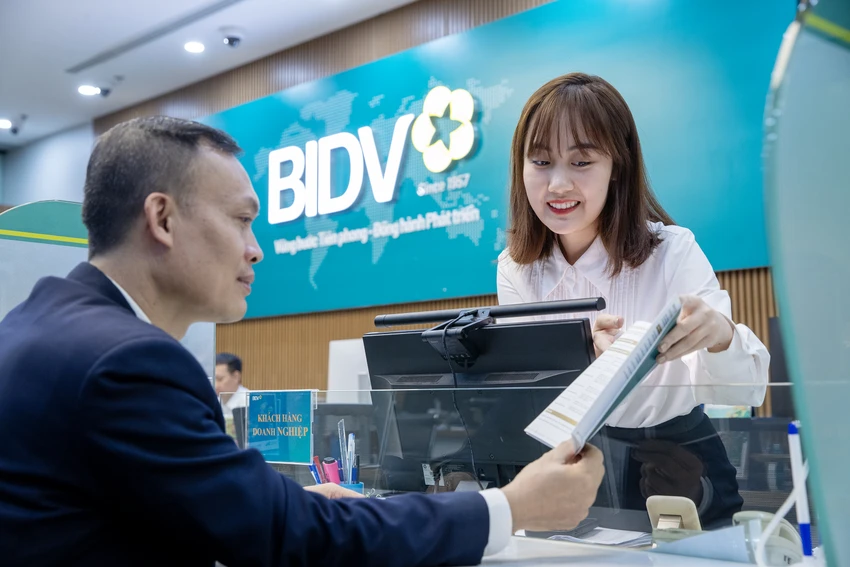 tỉ giá USD/VND biến động mạnh sẽ tác động lên cả doanh nghiệp xuất nhập khẩu