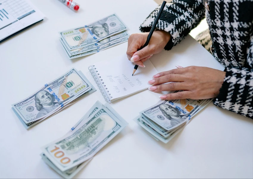 Giá đôla Mỹ tiệm cận vùng 27.000 đồng