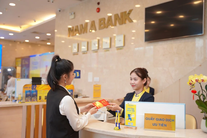 Tiền gửi vào hệ thống ngân hàng vẫn tăng dù lãi suất tiết kiệm đang neo ở mức thấp
