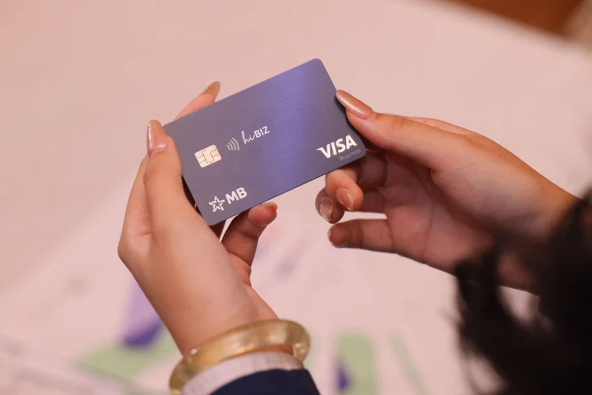 Thẻ MB Visa Hi BIZ dành cho doanh nghiệp (1).jpg