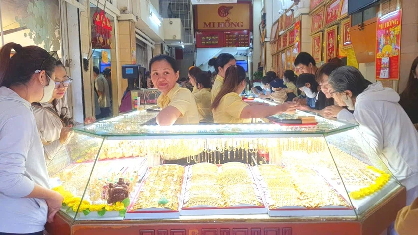 vang-Mi-Hong-3.jpg