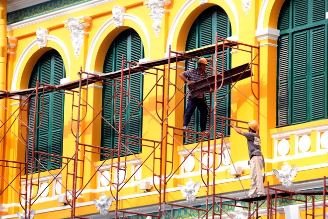 Tòa nhà 130 tuổi ở Sài Gòn thay 'áo mới' ảnh 10