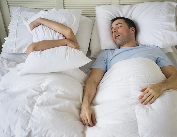 Cách khắc phục chứng ngủ ngáy ảnh 1