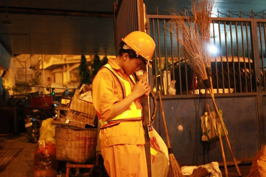 Chùm ảnh: 1.000 bông hồng cảm ơn những người hùng thầm lặng ảnh 11 Chùm ảnh: 1.000 bông hồng cảm ơn những người hùng thầm lặng ảnh 11