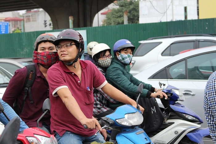 Hà Nội đón đợt gió lạnh đầu mùa ảnh 3