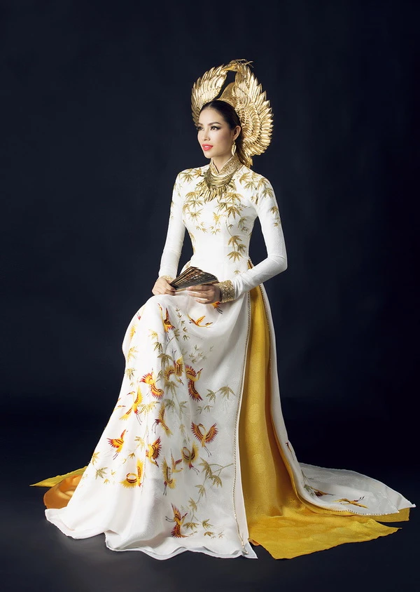 Công bố trang phục dân tộc của Phạm Hương ảnh 2 Công bố trang phục dân tộc của Phạm Hương ảnh 2